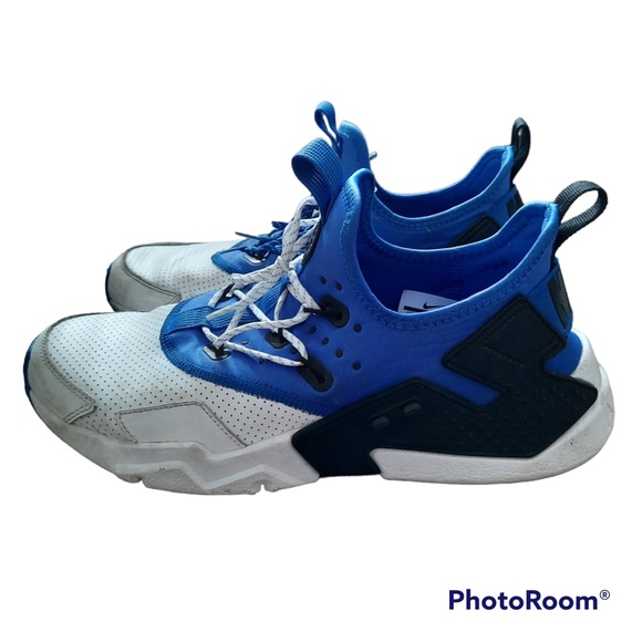 Nike Air Huarache Running Shoes - Picture 3 of 15